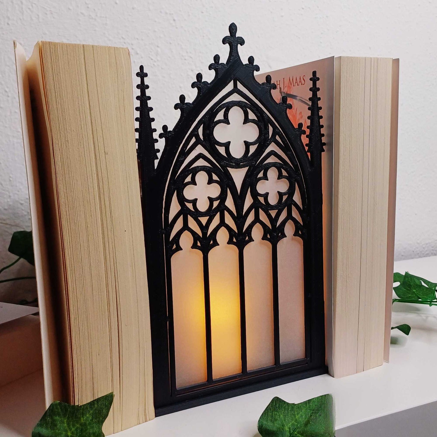 Gothic Booknook leuchtend