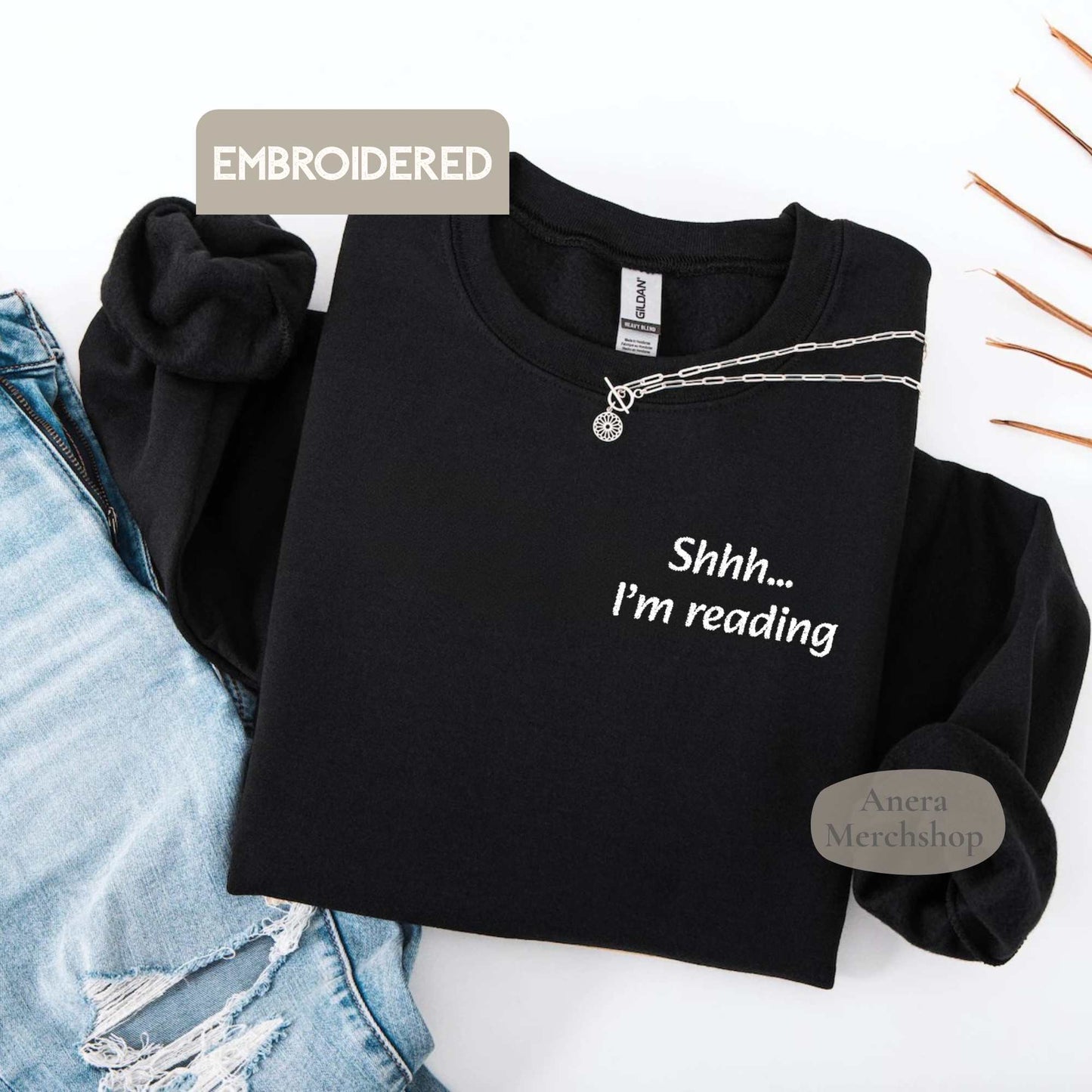 Shhh... i´m reading Bestickter Pullover