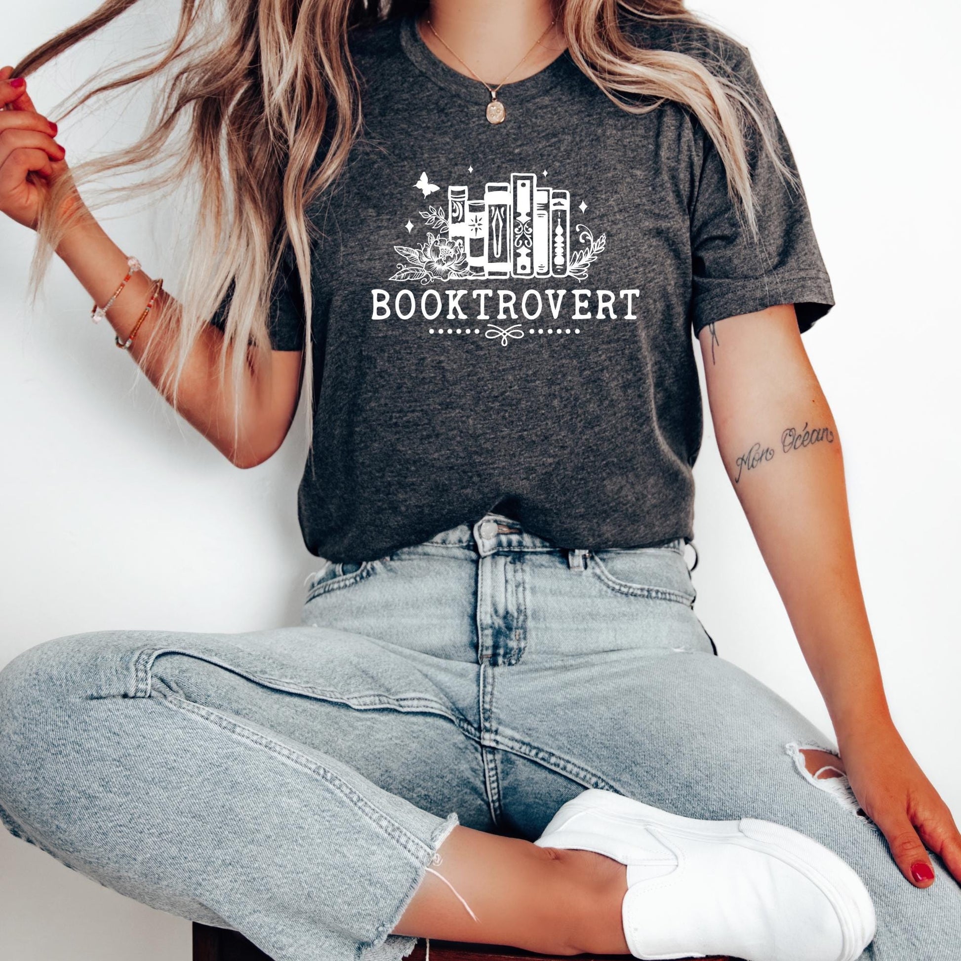 Introverted Book Lover Tee - Perfect for Bibliophiles! Readingshirt, literary gift, Booktok Reading Shirt, literature Shirt, Bookfan Gift