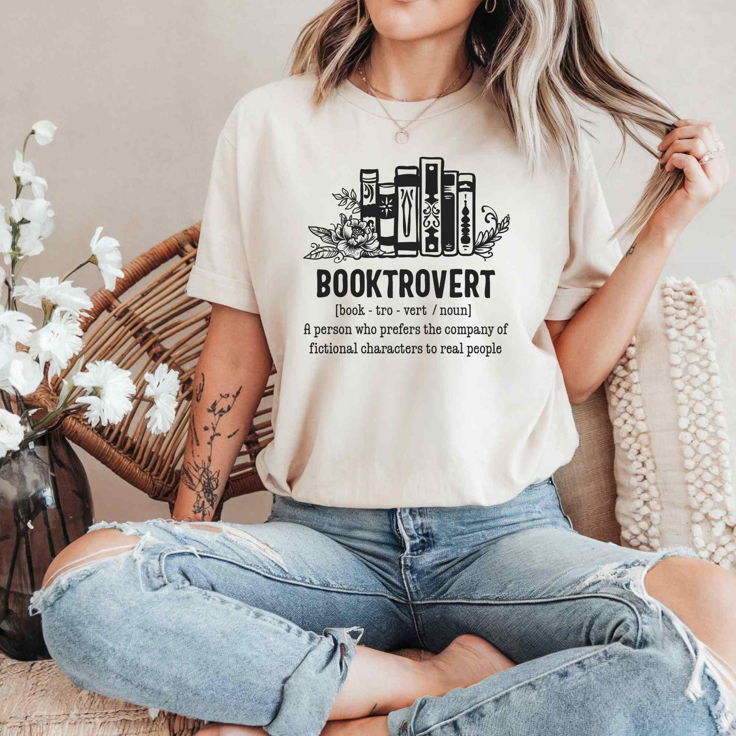 Introverted Book Lover Tee - Perfect for Bibliophiles! Readingshirt, literary gift, Booktok Reading Shirt, literature Shirt, Bookfan Gift