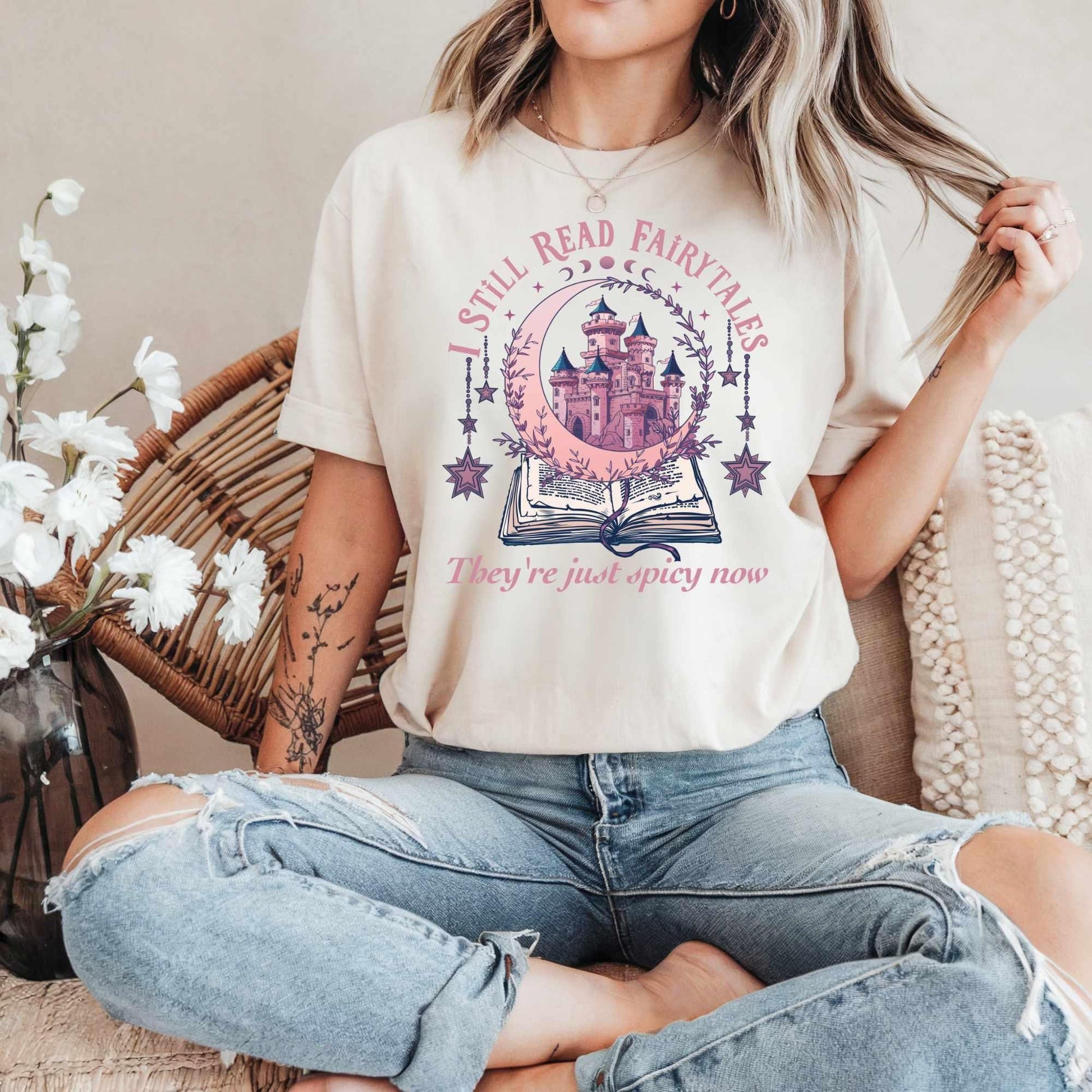 Fairytale vintage Retro Leseshirt, literary gift, Books Dragons, Booktok Reading Sweatshirt, dark academia, Bookfan Gift, love reading shirt