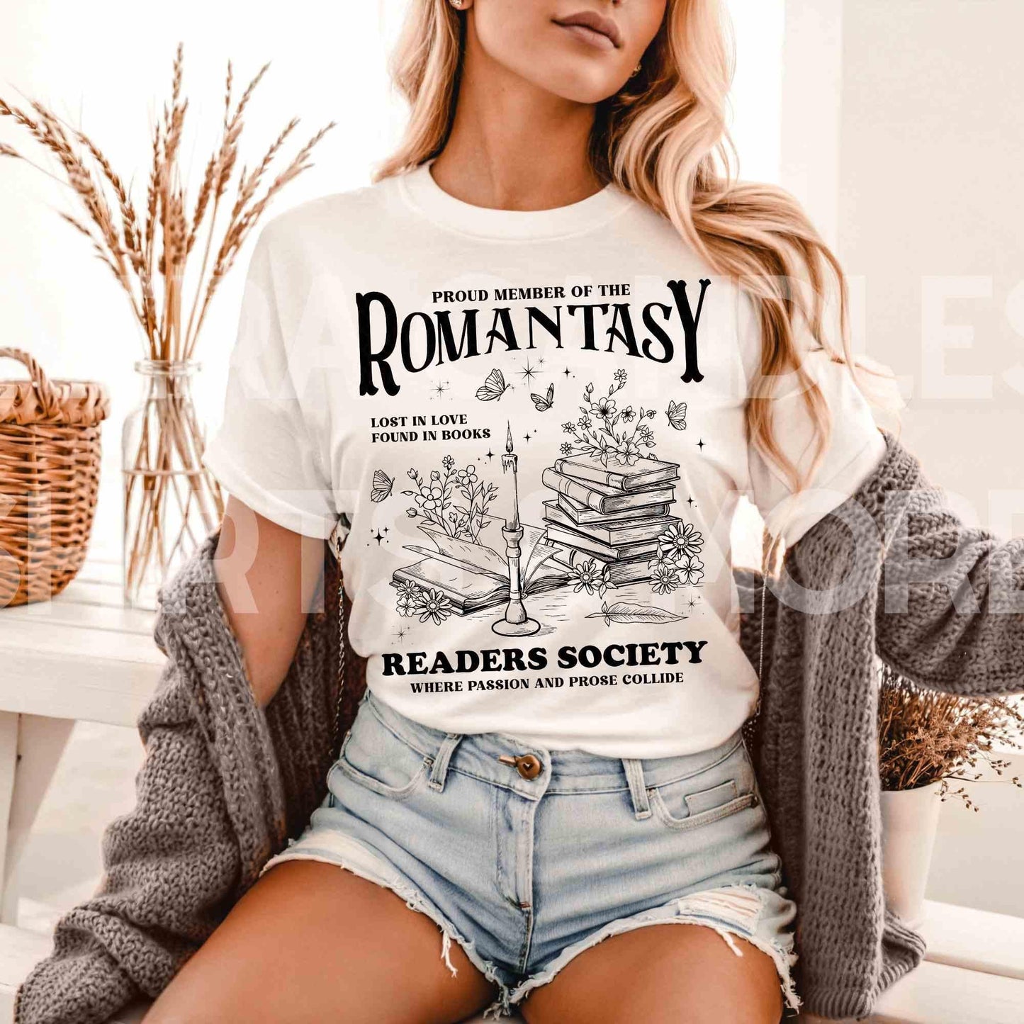 Romantasy Reading Shirt, Booklover Leseshirt, literary gift, Booktok Romance Shirt, Bookfan Gift, love reading shirt, funny reading tshirt