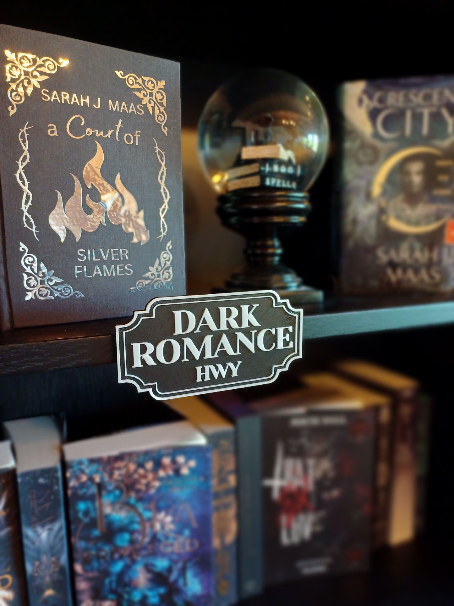 Dark Romance Highway Genre Schild Deluxe-Variante