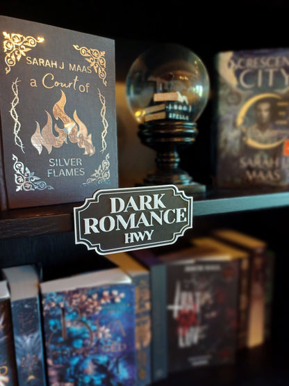 Dark Romance Highway Genre Schild Deluxe-Variante