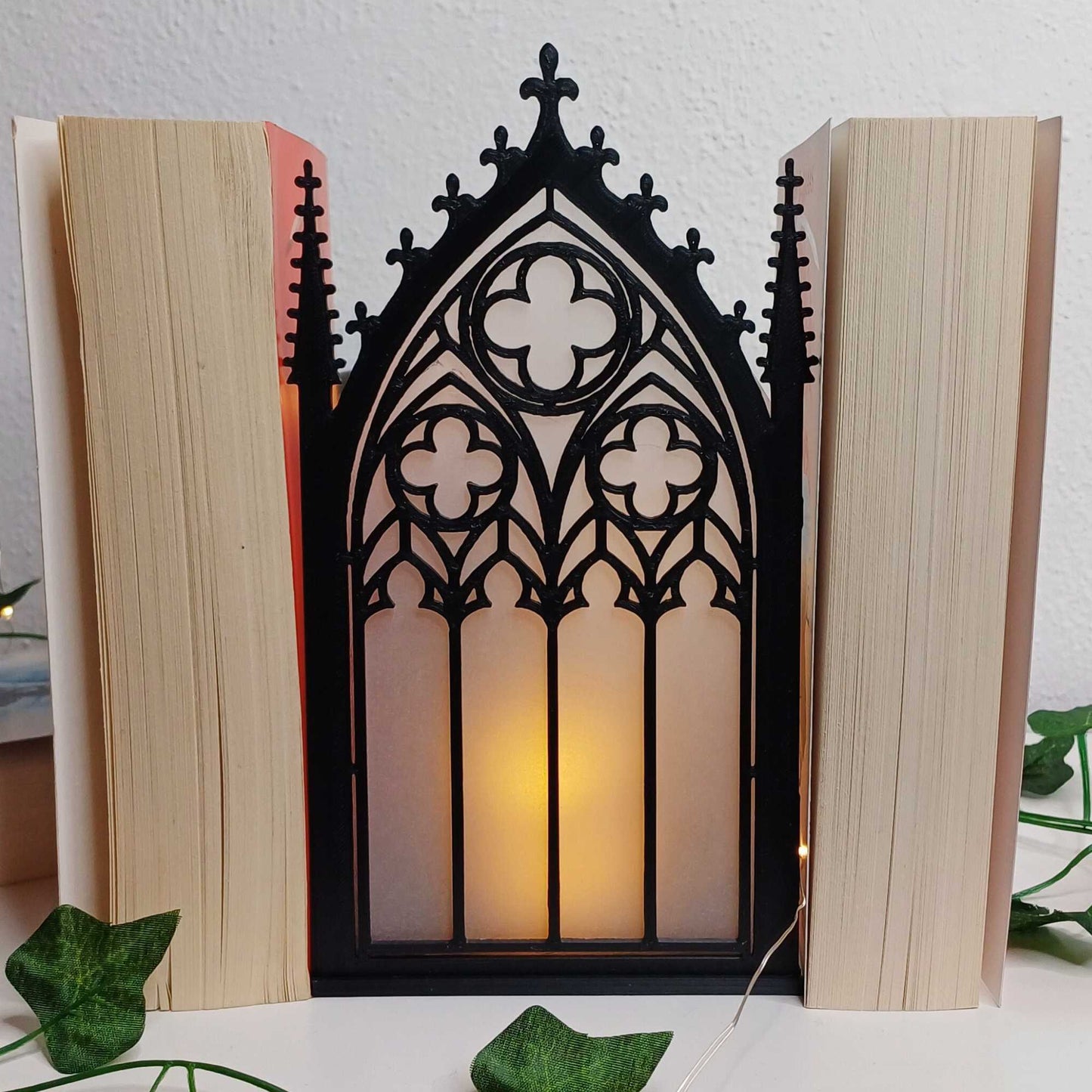 Gothic Booknook leuchtend
