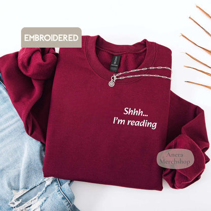 Shhh... i´m reading Bestickter Pullover