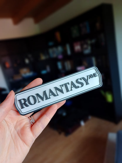 Romantasy Genre Schild Bücherregal