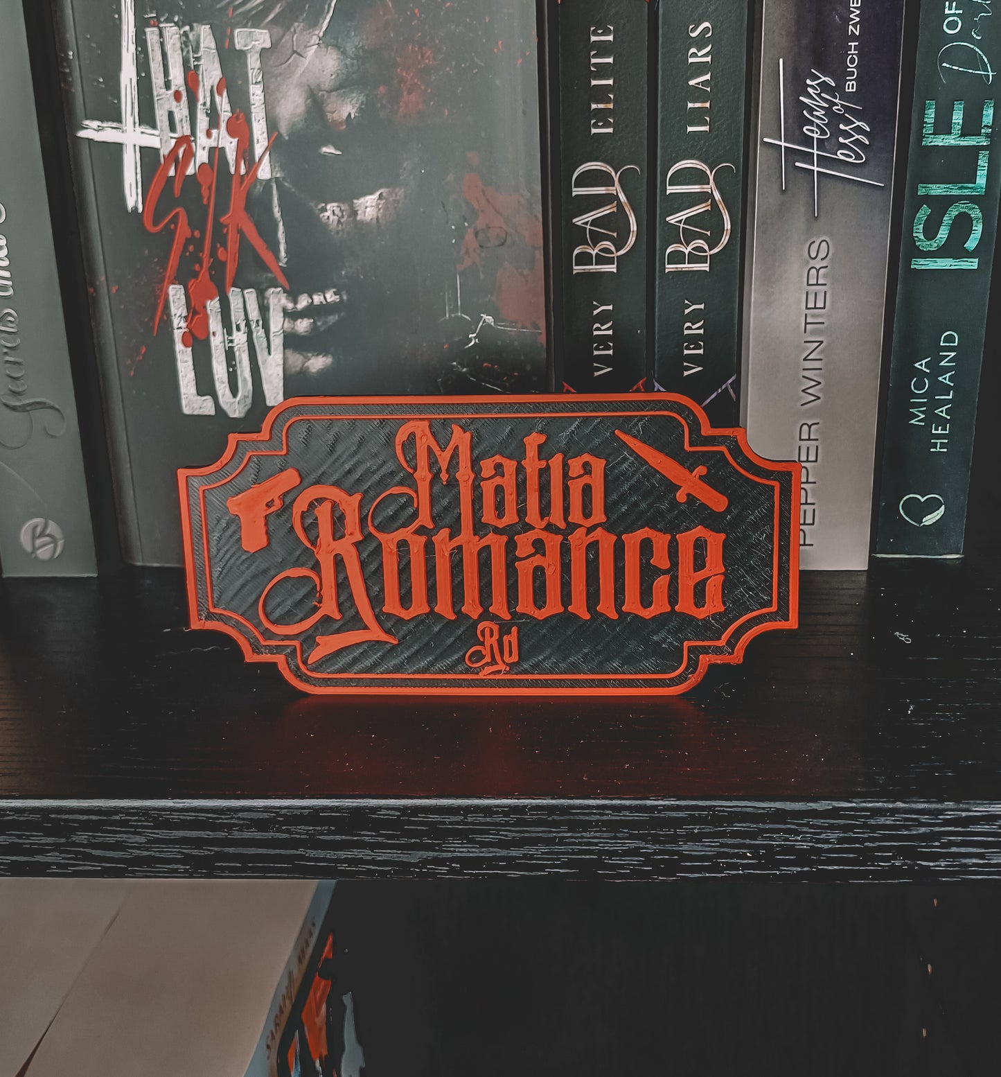 Mafia Romance Genre Schild Deluxe-Variante